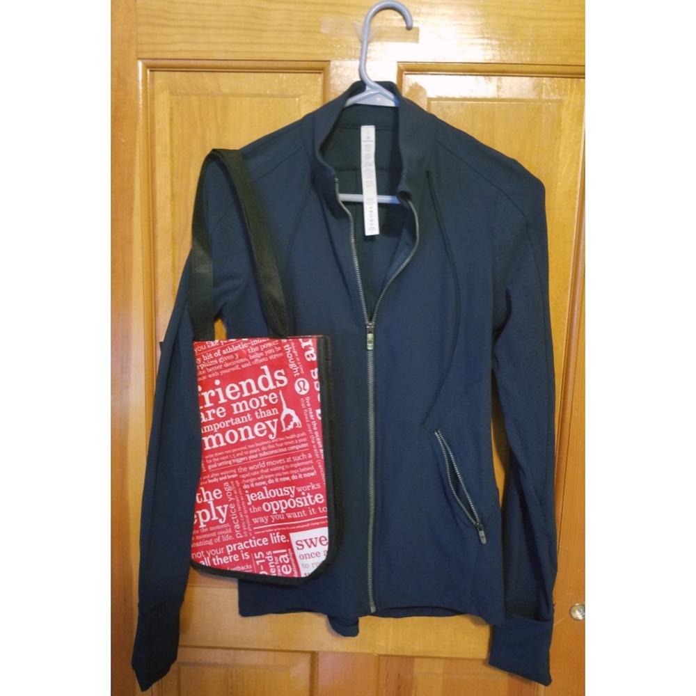LIKE NEW Lululemon Sleek Essentials Jacket